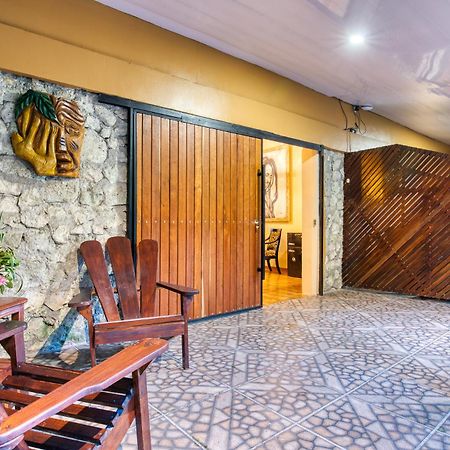 Atlantida Lodge Cahuita Eksteriør billede