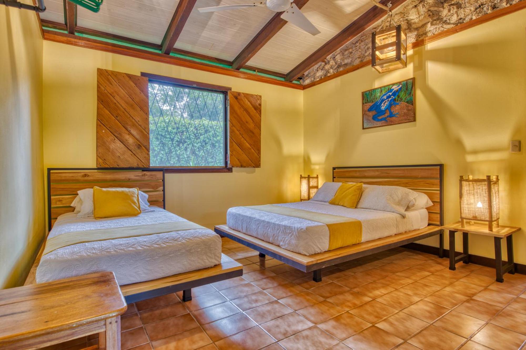 Atlantida Lodge Cahuita Eksteriør billede