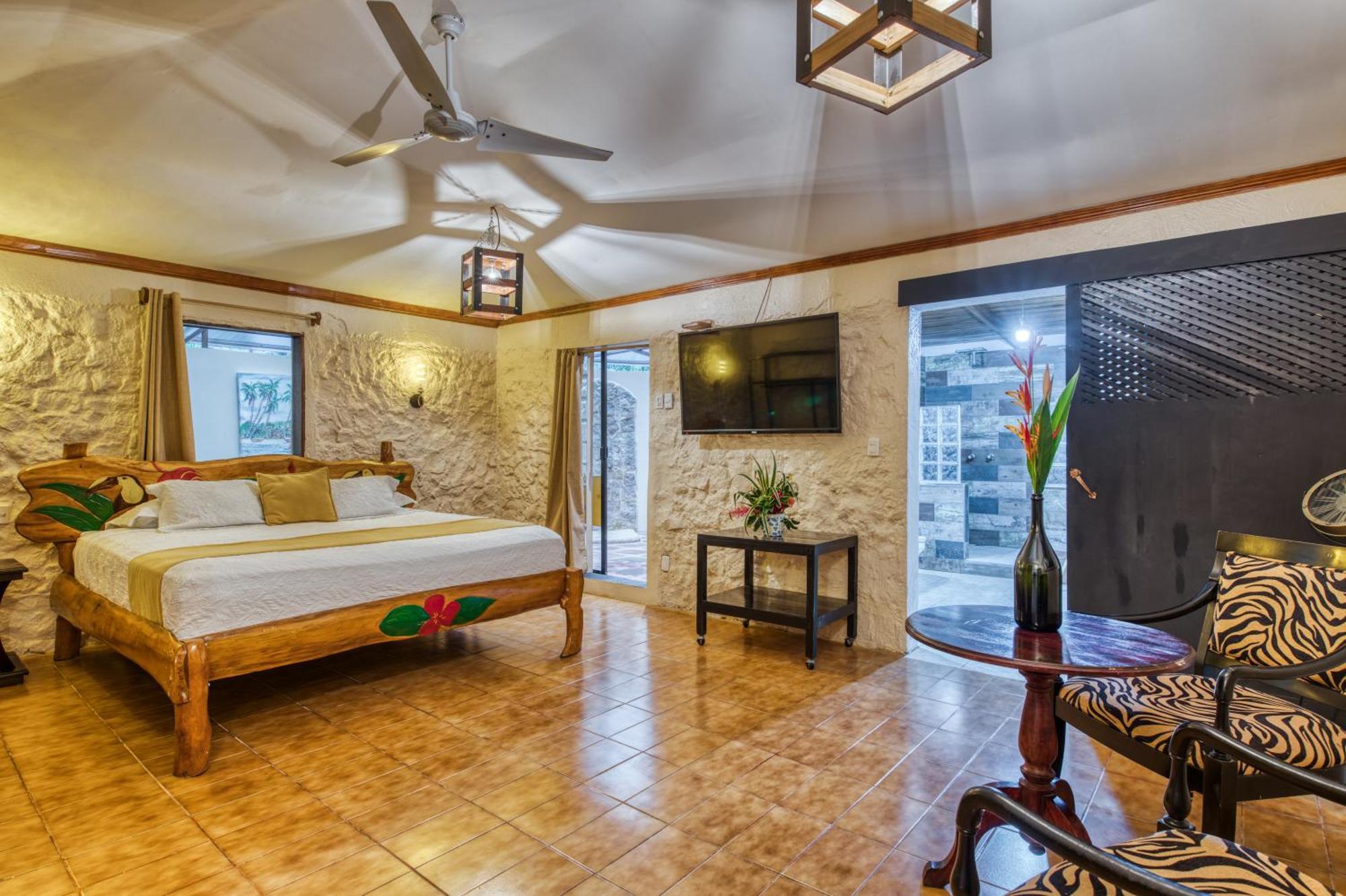 Atlantida Lodge Cahuita Eksteriør billede