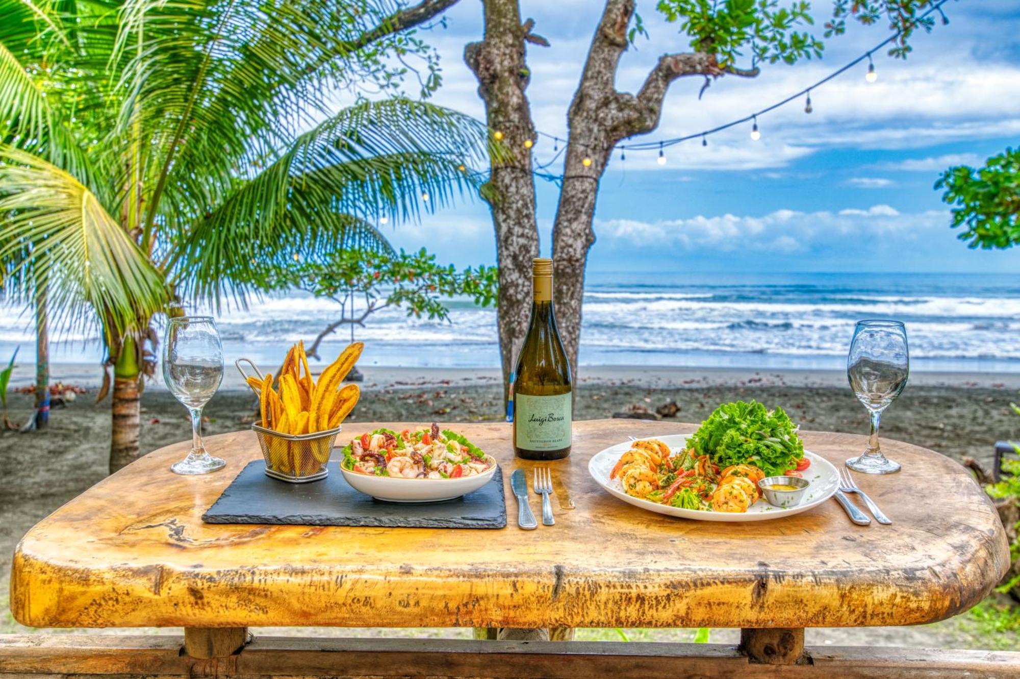 Atlantida Lodge Cahuita Eksteriør billede