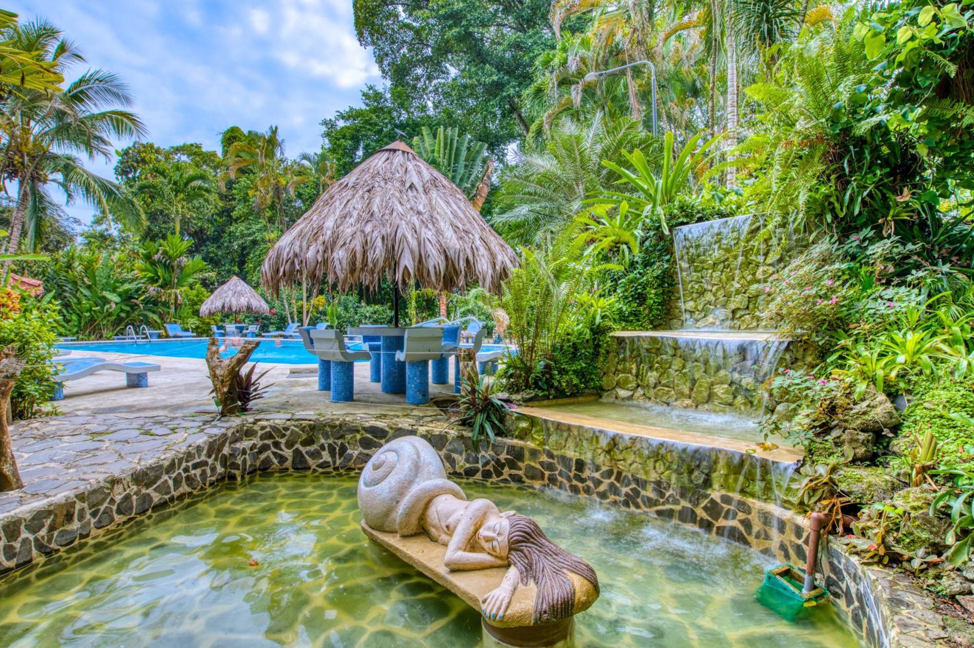 Atlantida Lodge Cahuita Eksteriør billede