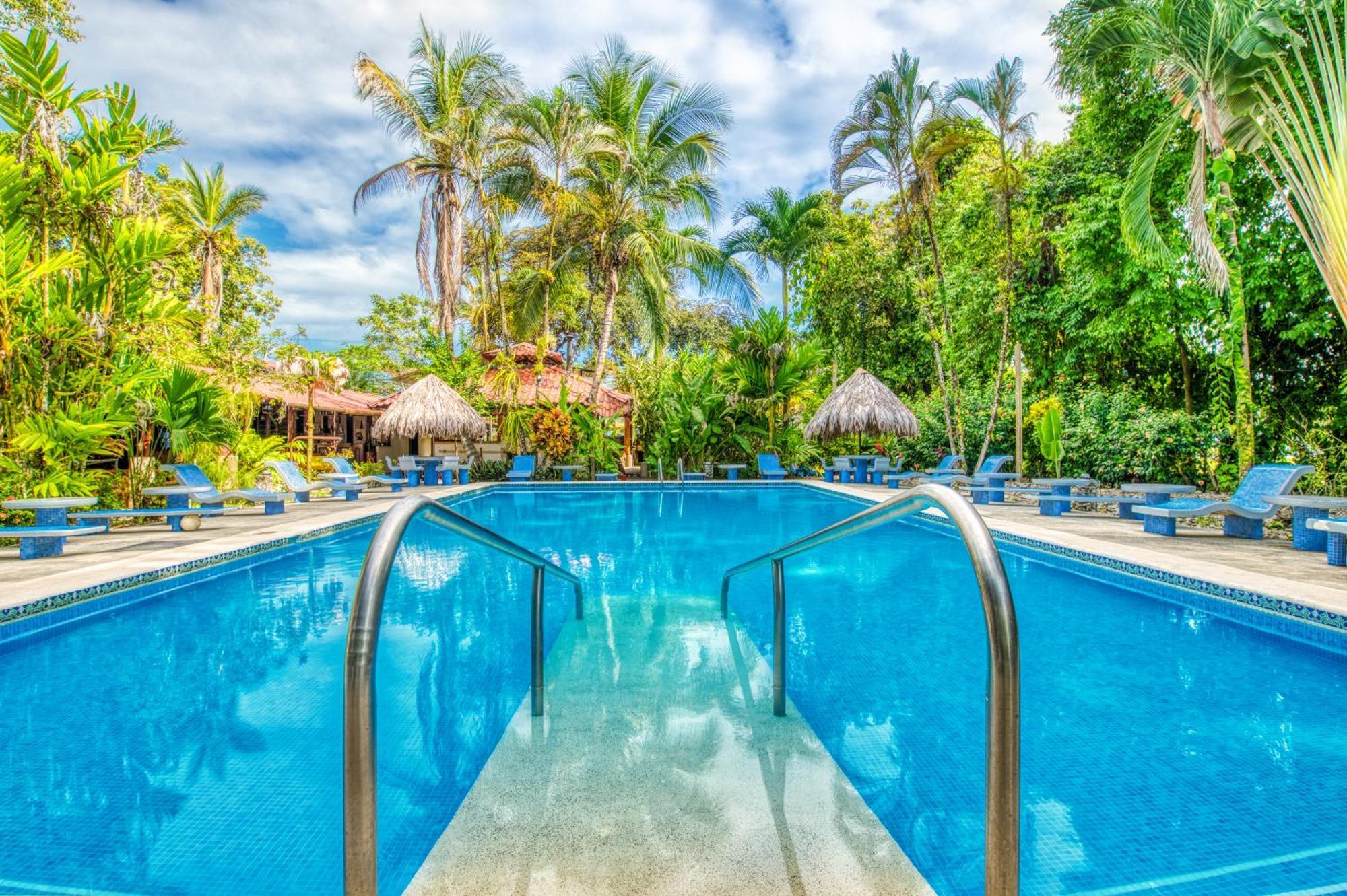Atlantida Lodge Cahuita Eksteriør billede