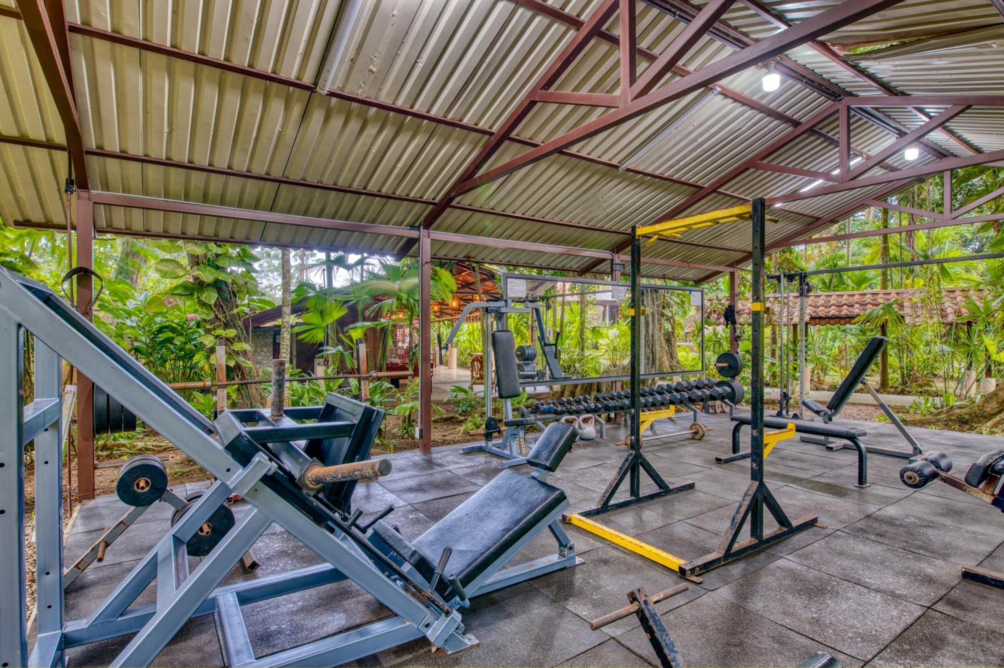 Atlantida Lodge Cahuita Eksteriør billede