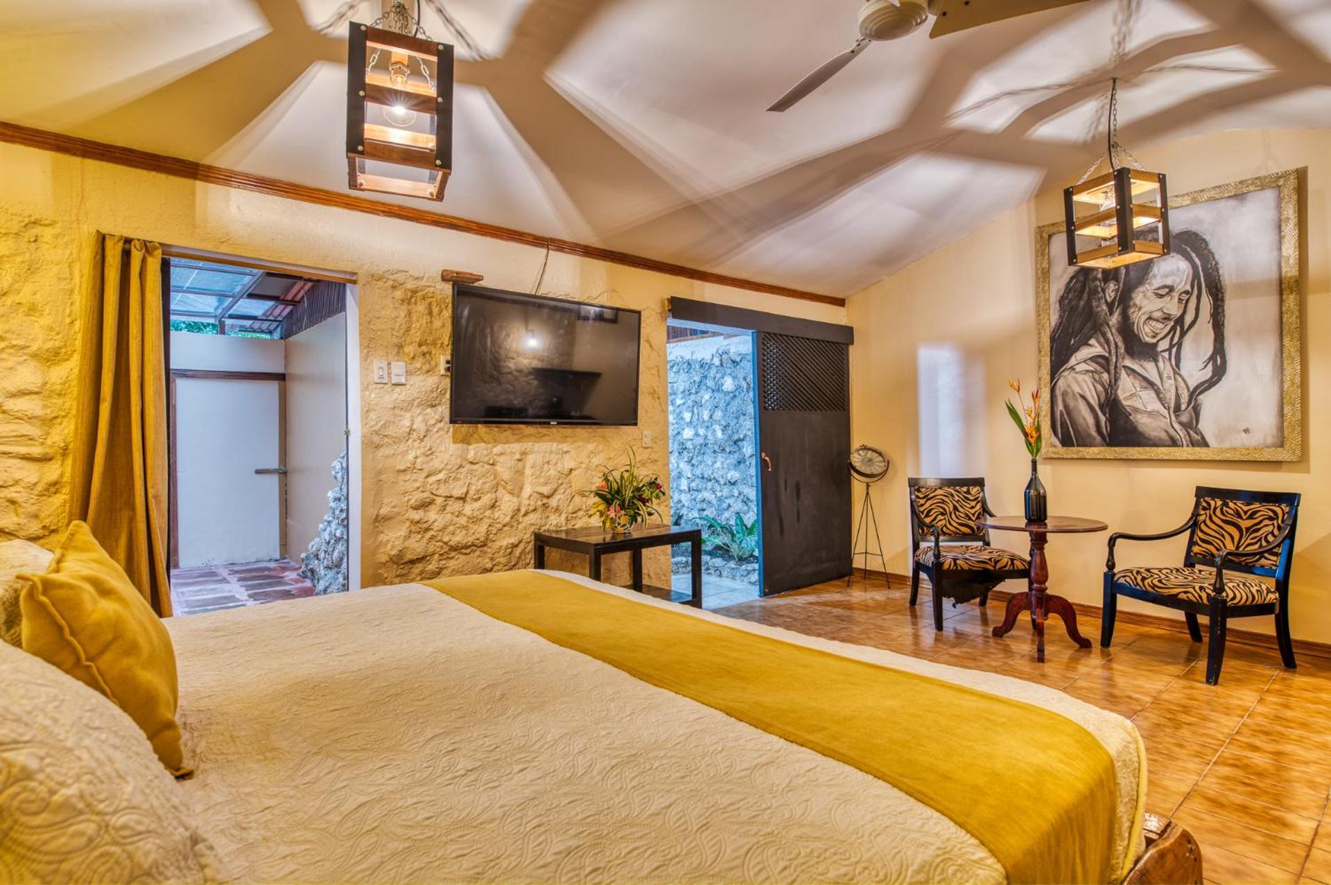 Atlantida Lodge Cahuita Eksteriør billede