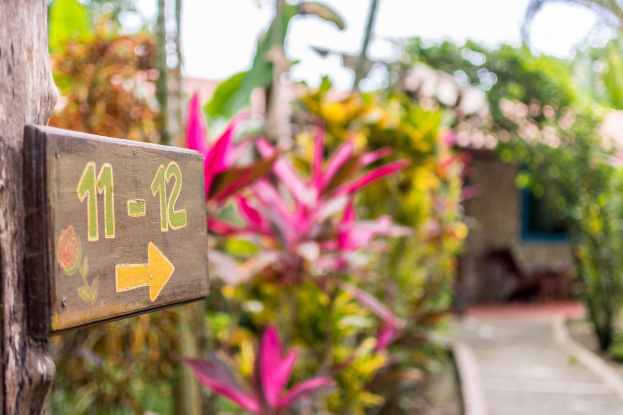 Atlantida Lodge Cahuita Eksteriør billede