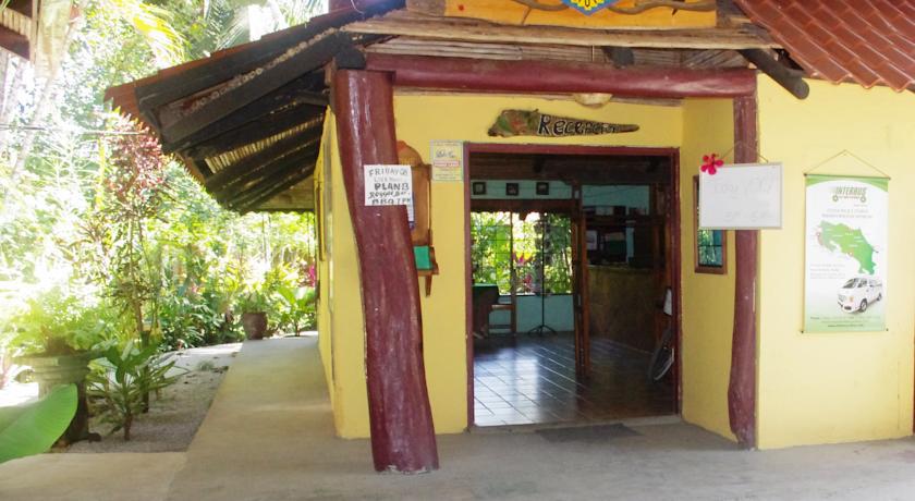 Atlantida Lodge Cahuita Eksteriør billede