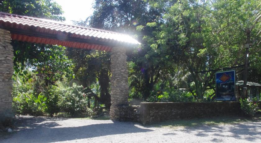 Atlantida Lodge Cahuita Eksteriør billede