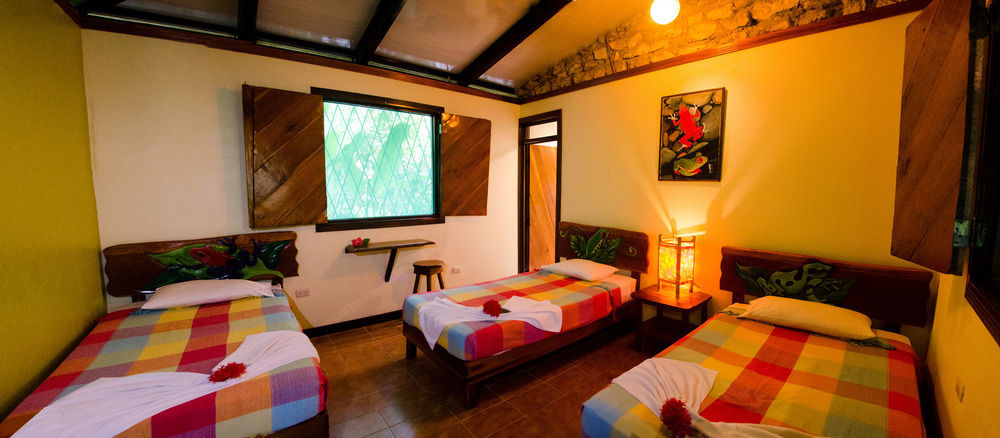 Atlantida Lodge Cahuita Eksteriør billede